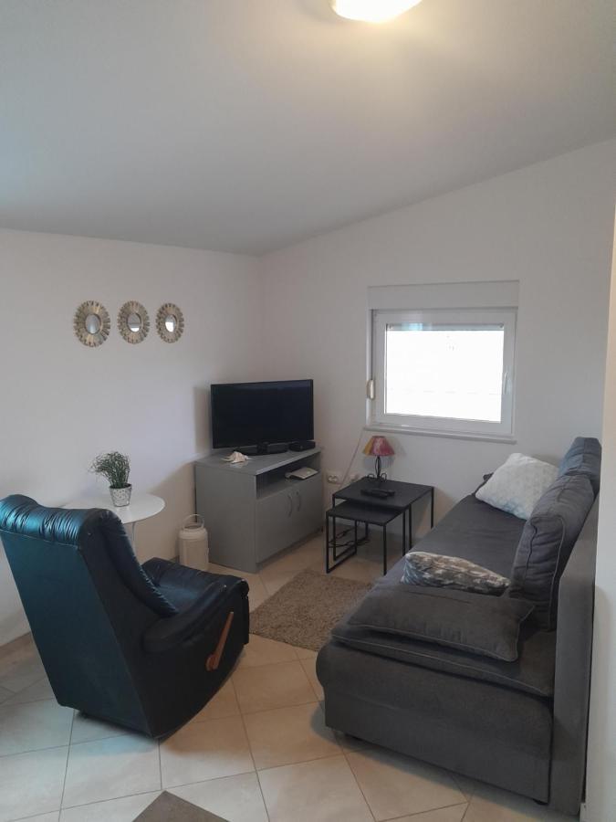 Caliente Apartments Vir B Екстериор снимка