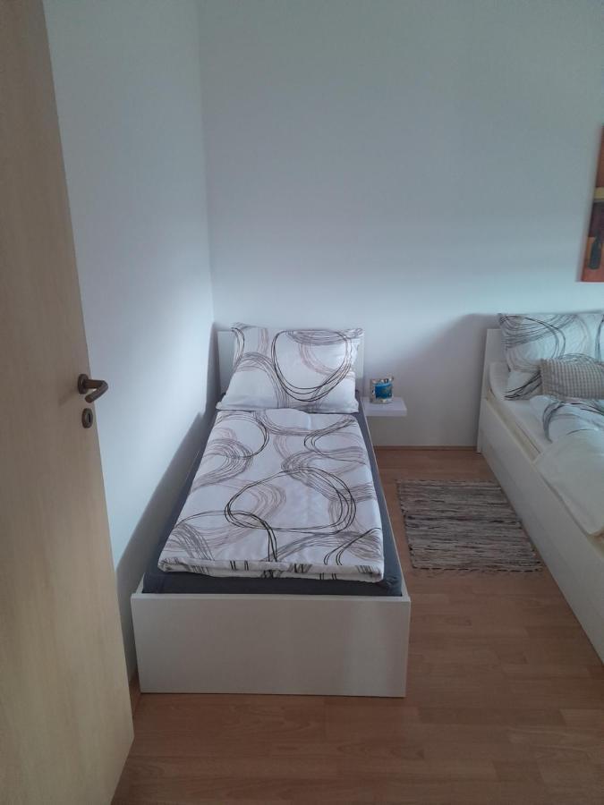 Caliente Apartments Vir B Екстериор снимка