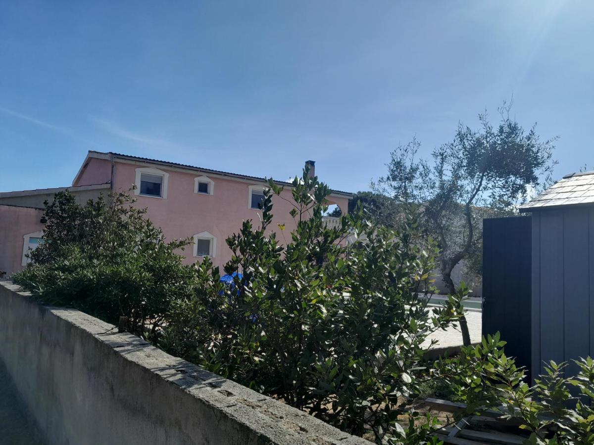 Caliente Apartments Vir B Екстериор снимка